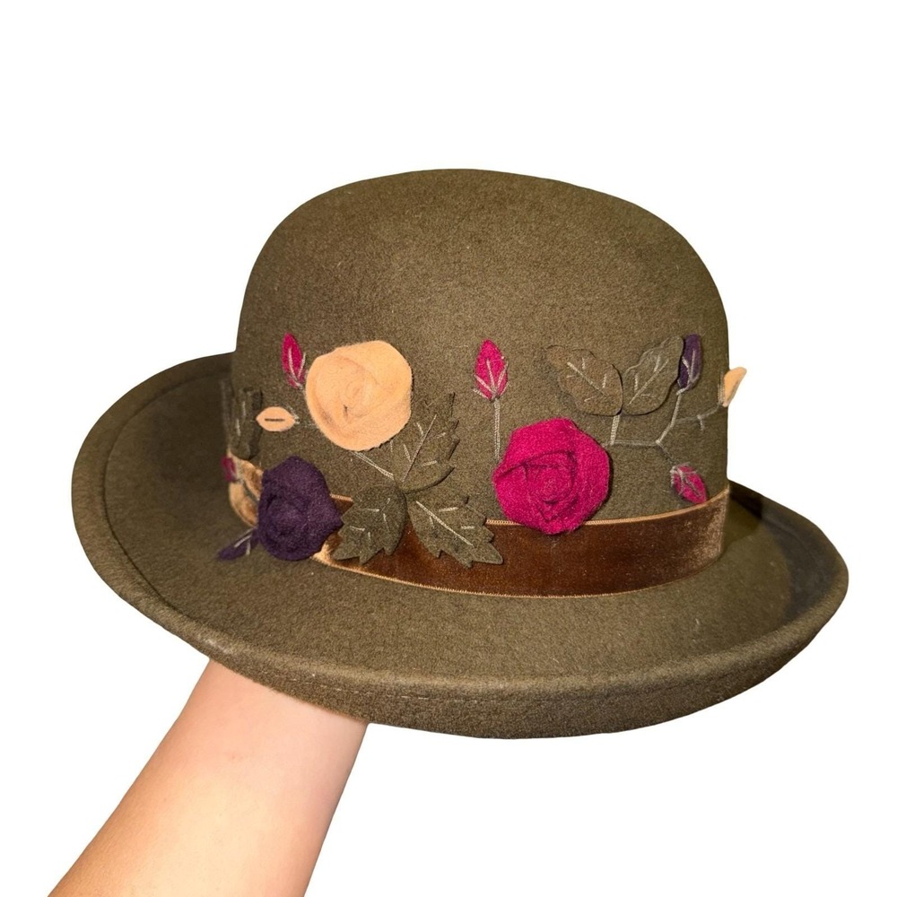 Toucan Collection Vintage Hat Womens Knitted Flower 100% Wool